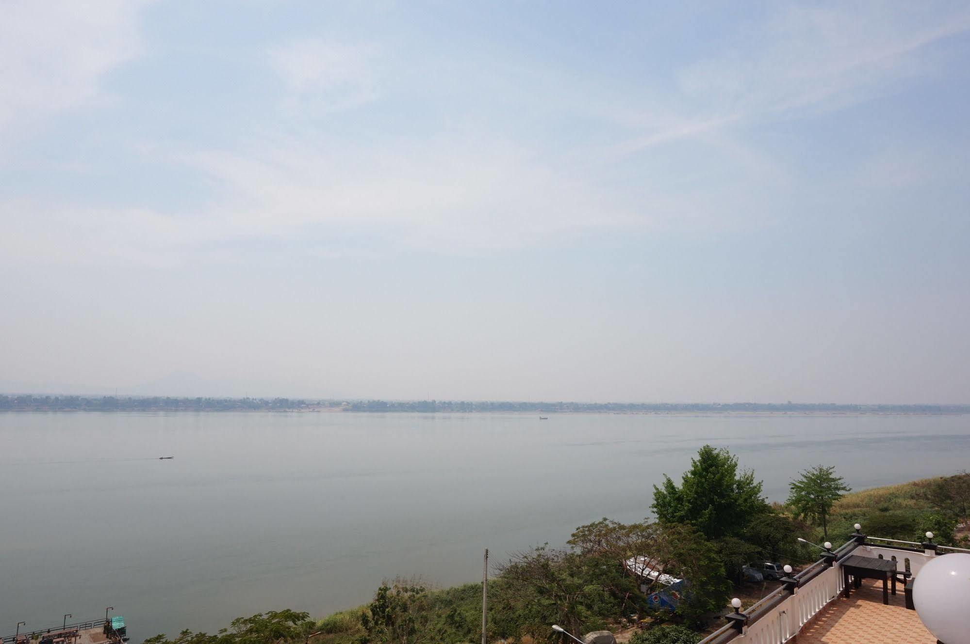 Pakse Mekong Hotel Exterior foto